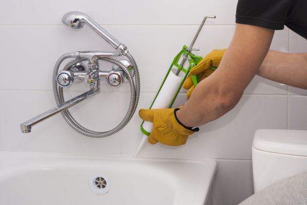 Bathtub Caulking in Layton