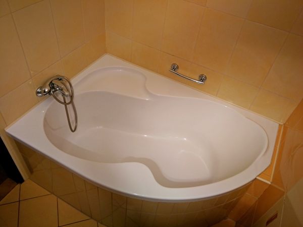 Cost of Tub Handrail Installation in Layton